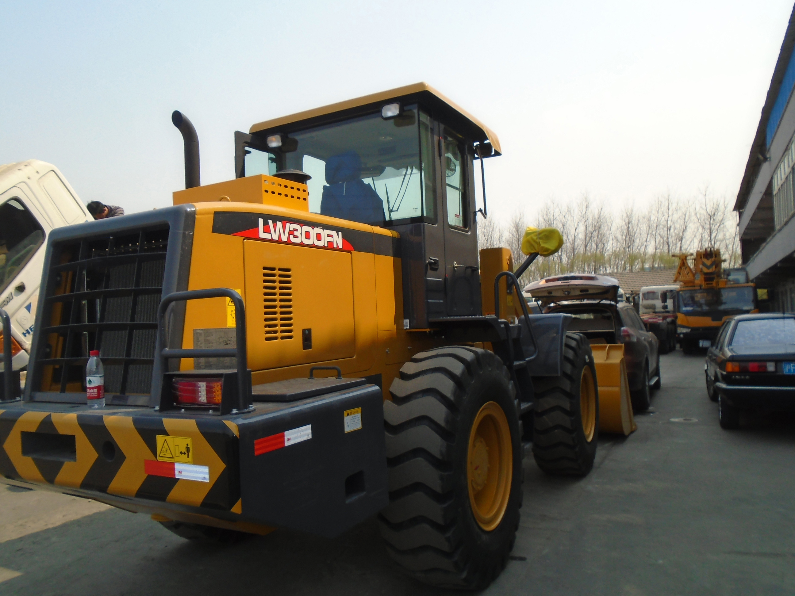 Factory Supply LW300FN Articulated Front End Wheel Loader  with Bucket Price