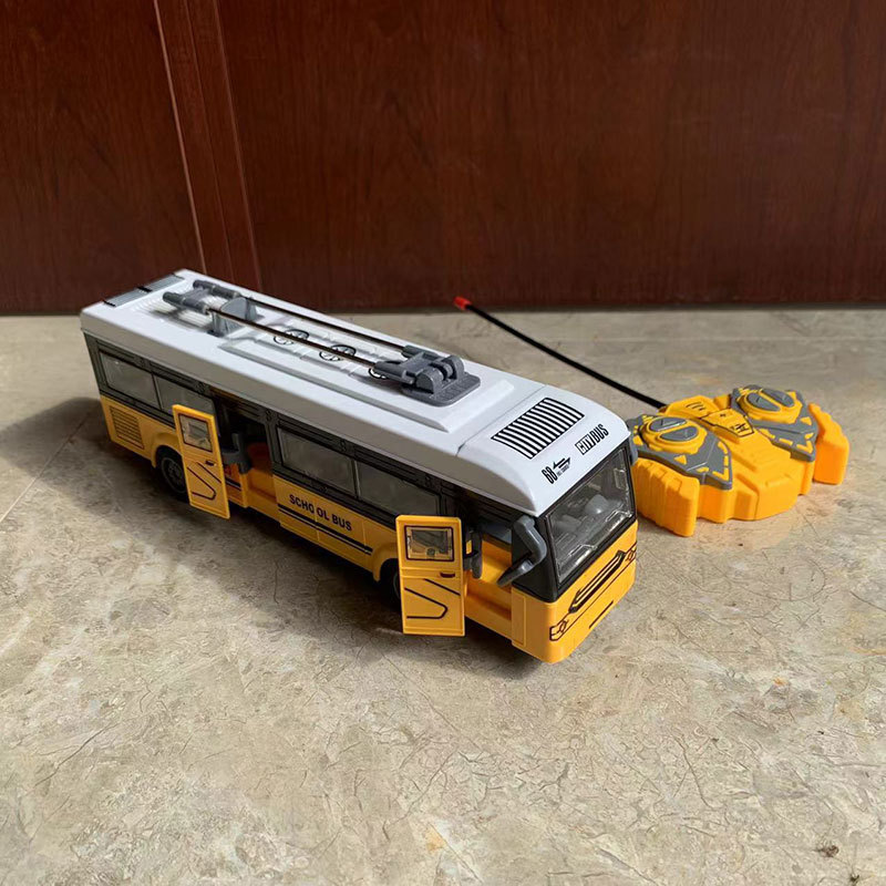 Remote Control Bus Remote Control City Classic Bus Truck Model with Lights Sound Electric Vehicle Playsets Cars for Kids Toy