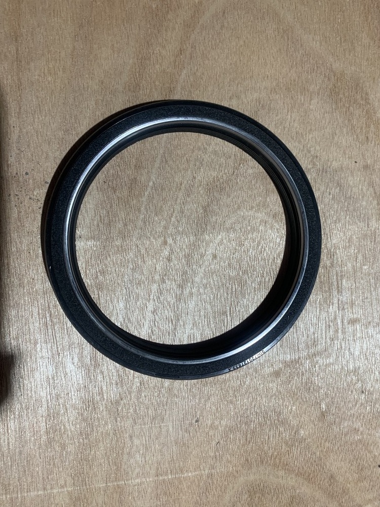 SINOTRUK Truck oil seal national oil seal VG1047010050 oil seal hot sale in big stock VG1047010050 VG1500010047 201V01510-0296