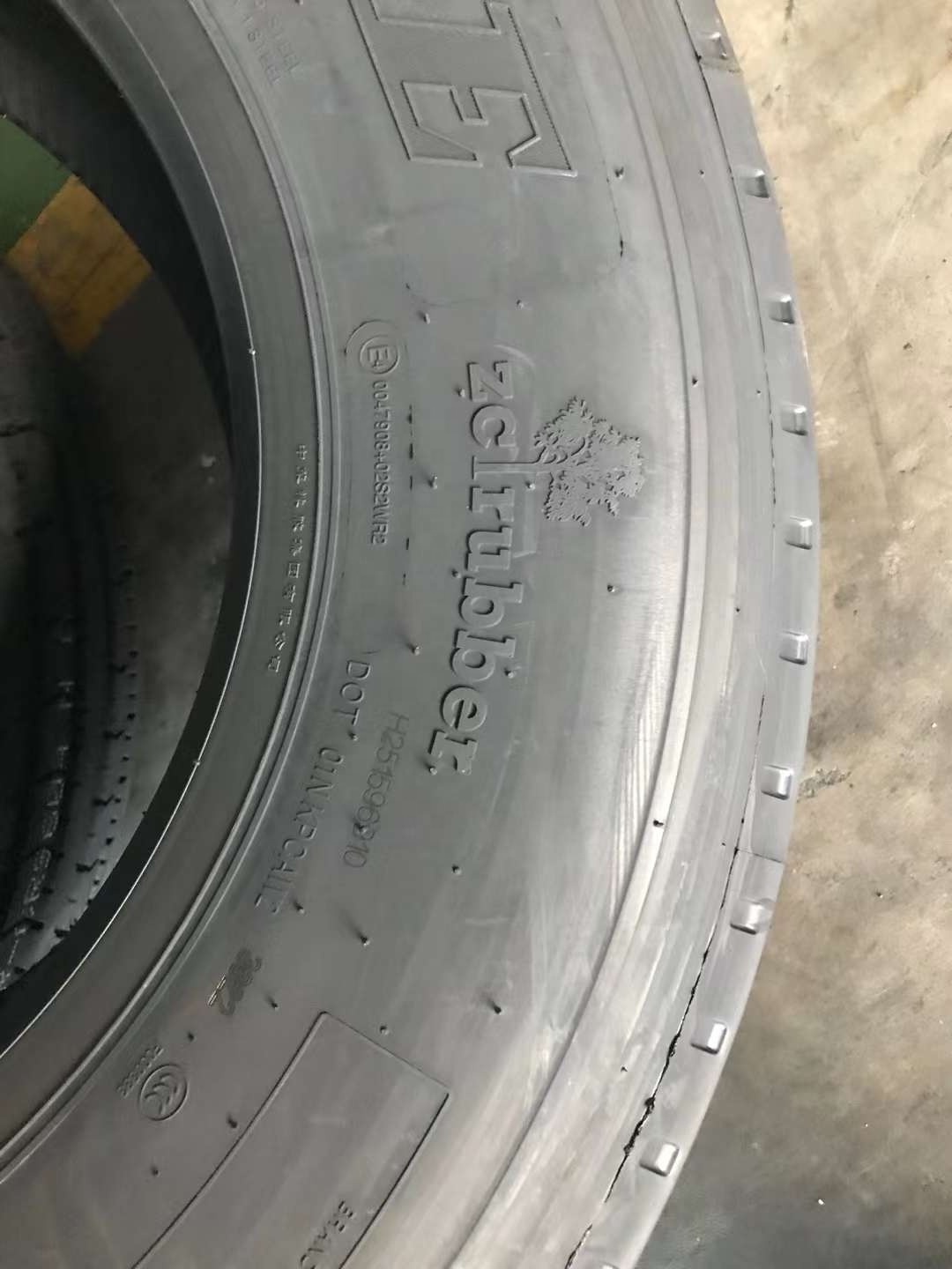 CHAOYANG WESTLAKE GOODRIDE ZC Rubber brand tire 12r20 285/70R19.5 Radial TBR tanzania tyre 1000/20 tube type tyres