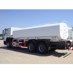 SINOTRUK HOWO with 10 cubic meters volume water tanker trucks for road spraying