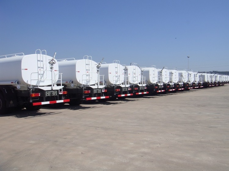 SINOTRUK HOWO with 10 cubic meters volume water tanker trucks for road spraying