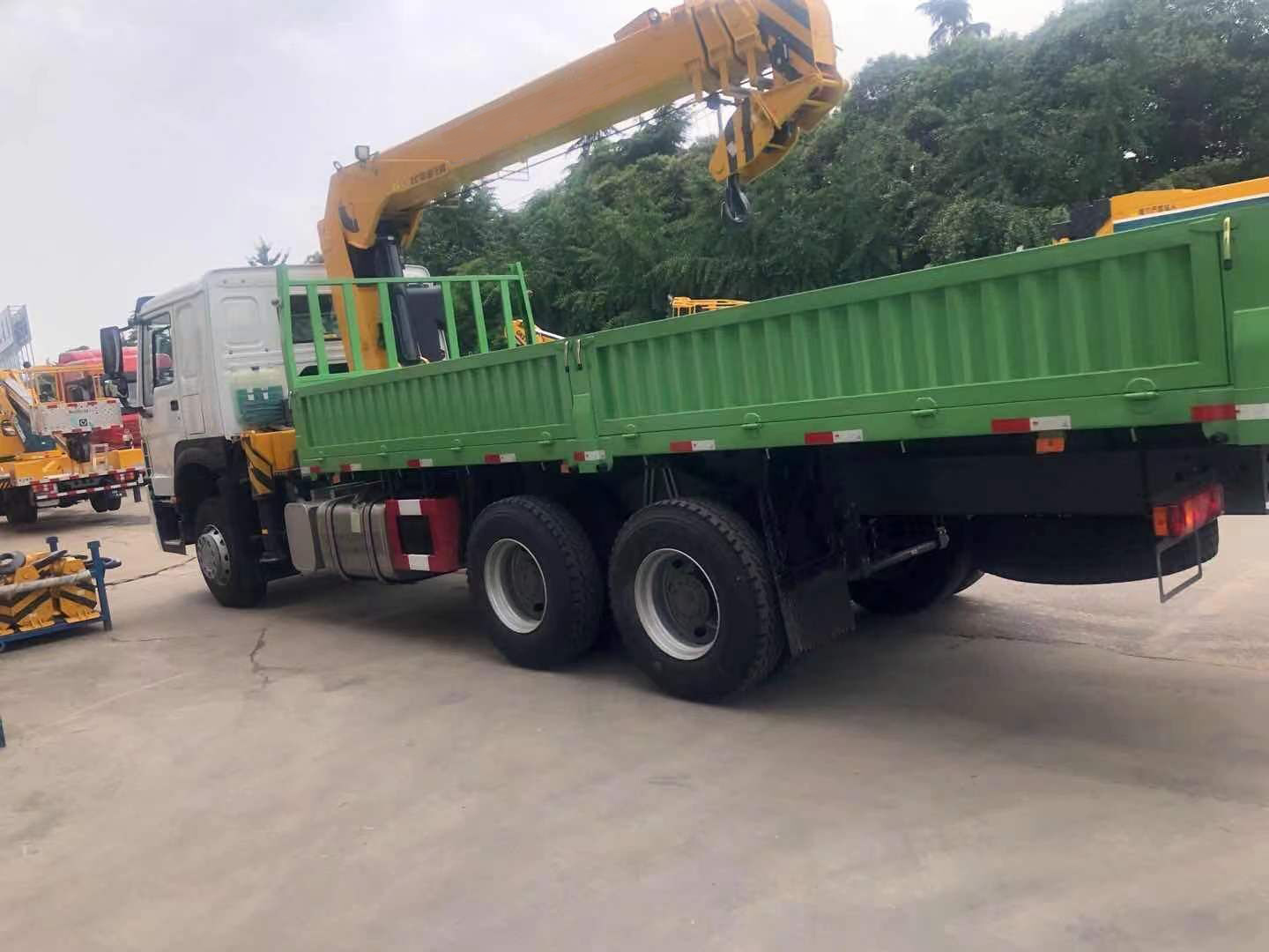 CALL US ENJOY FREE SHIPPING !!Truck Mounted Crane Sinotruk Howo 15 20 Ton Not Used Crane Truck 10 Ton Mobile Telescopic Boom