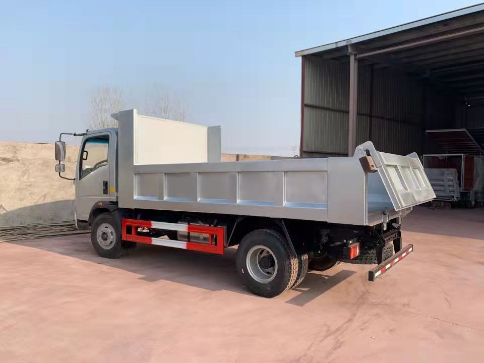 Sinotruk howo 3-10 ton 4x2 4x4 mini dump tipper truck