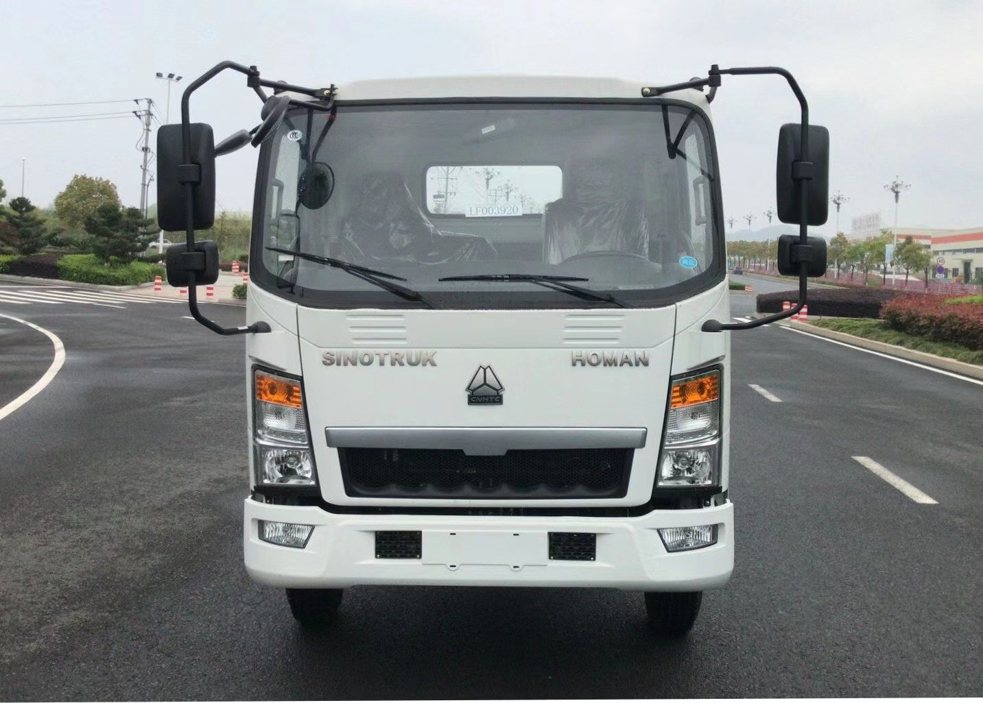 Sinotruk Howo 4X2 4-6 Tons Light Duty Commercial Vehicle Electric Truck Light Duty Cargo Flatbed Truck