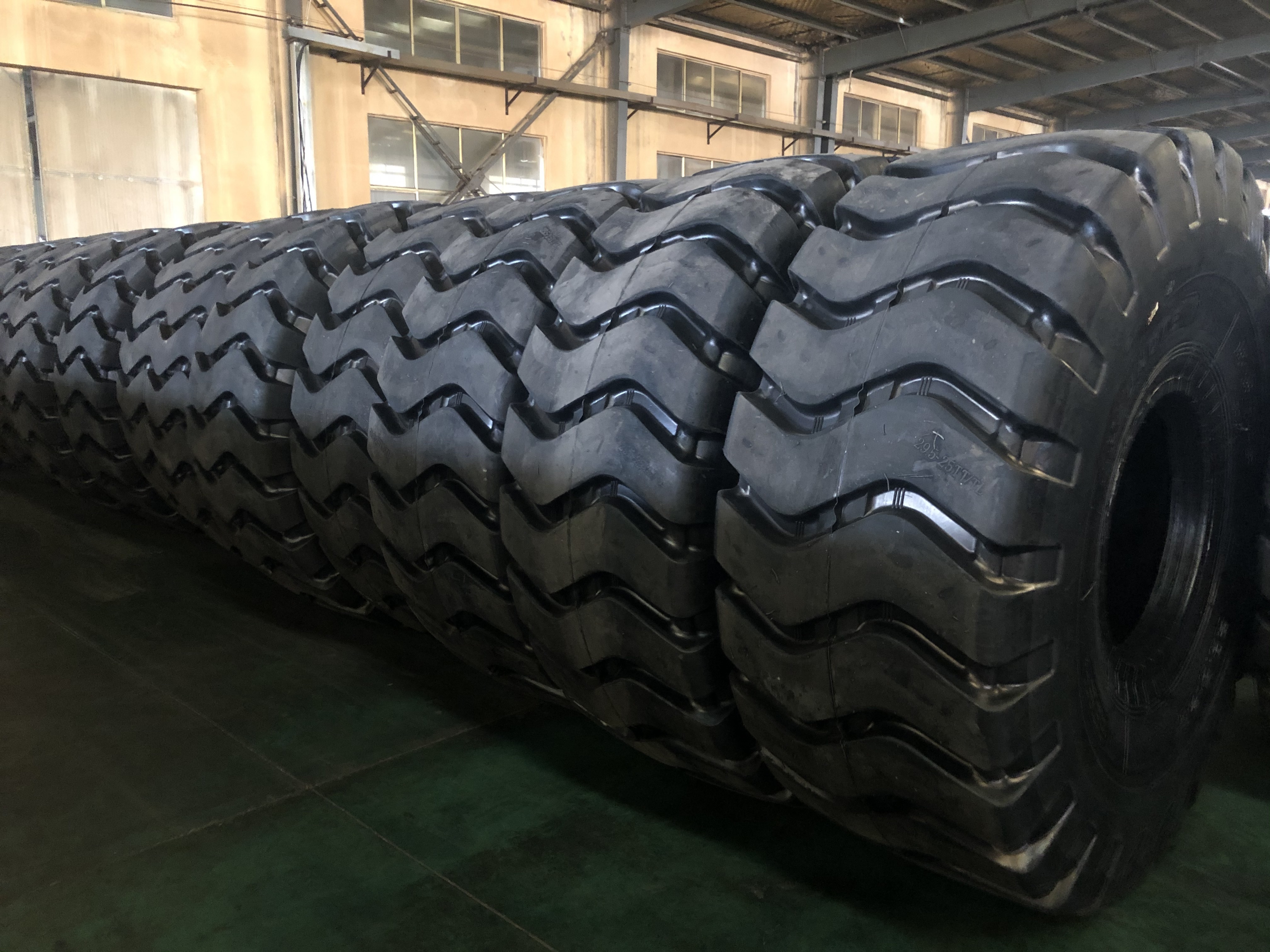 Top Bias OTR Tires 17.5-25 Chinese Manufacturers Selling at Good Prices