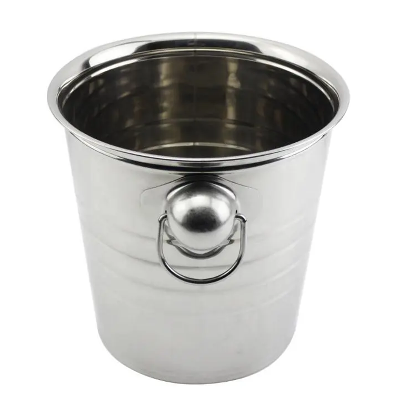 Multiple sizes Stainless Steel Metal Bucket Twine Insulated 4L Ice Bucket with ice cubes isolated on