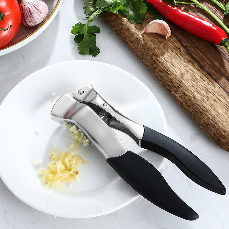 New Products Kitchen Gadgets Cooking Tools Black Effortless Zinc Alloy Garlic Mincer Rocker Vegetable Crusher Garlic Press