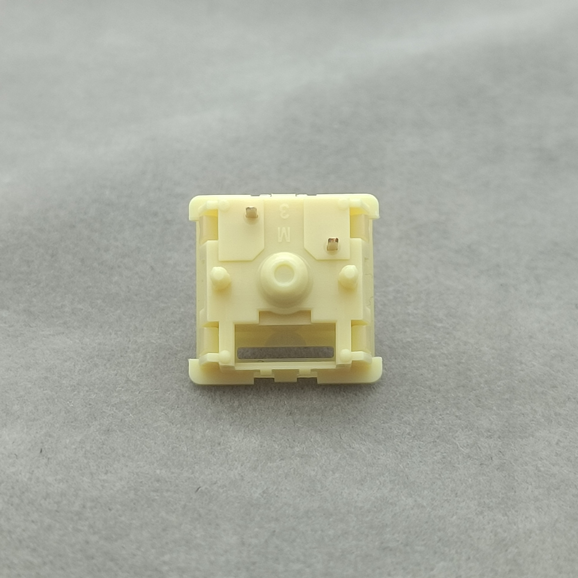 Tecsee Free Samples OEM ODM Mechanical Switches Lubed For Silent Linear Quiet Yellow Silent Shaft Spring 63.5g Keyboard Switches