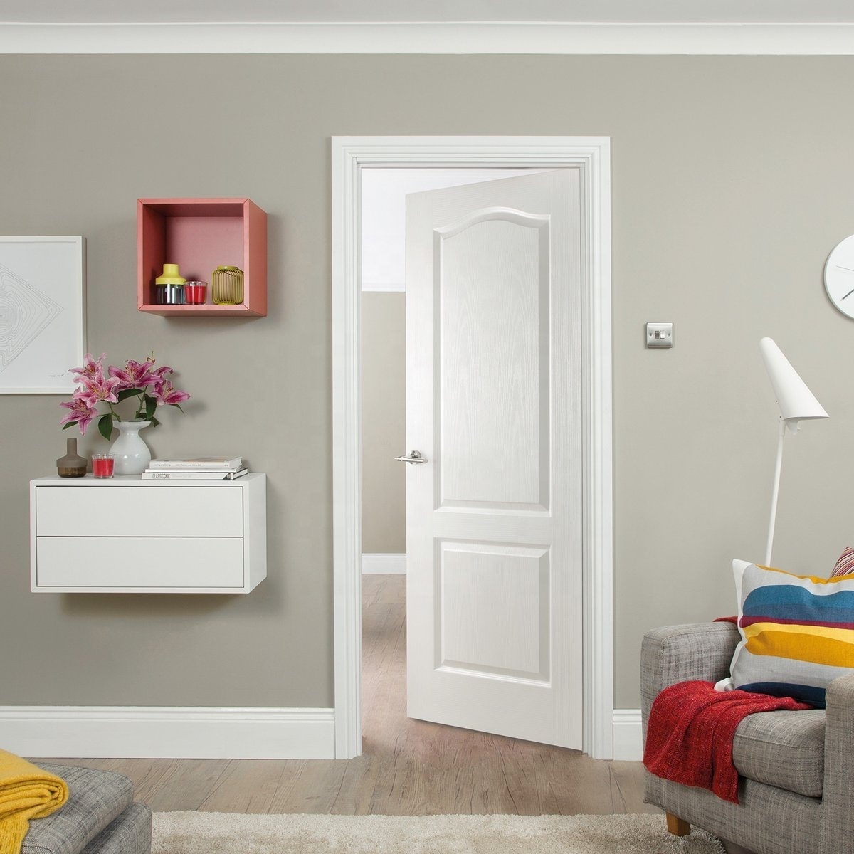 Craftsman Smooth Textured Surface Door Internal Modern White Painted Wood Skin Moulded HDF Door Hollow core Interior Door