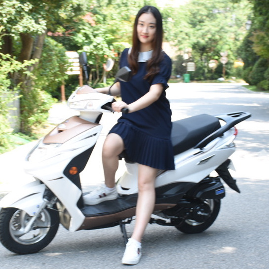 China sinski fashion sport scooter  scooter  hot 50CC  150 CC  2 stroke  gas scooter motorbike moped with EEC EPA DOT