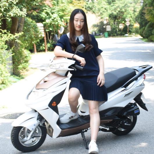 China sinski fashion sport scooter  scooter  hot 50CC  150 CC  2 stroke  gas scooter motorbike moped with EEC EPA DOT