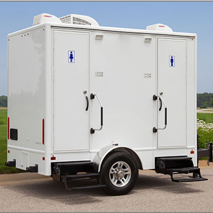 Mobile Portable Trailers With Wheel Restroom Room Truck Camping Outdoor Toilet Trailers