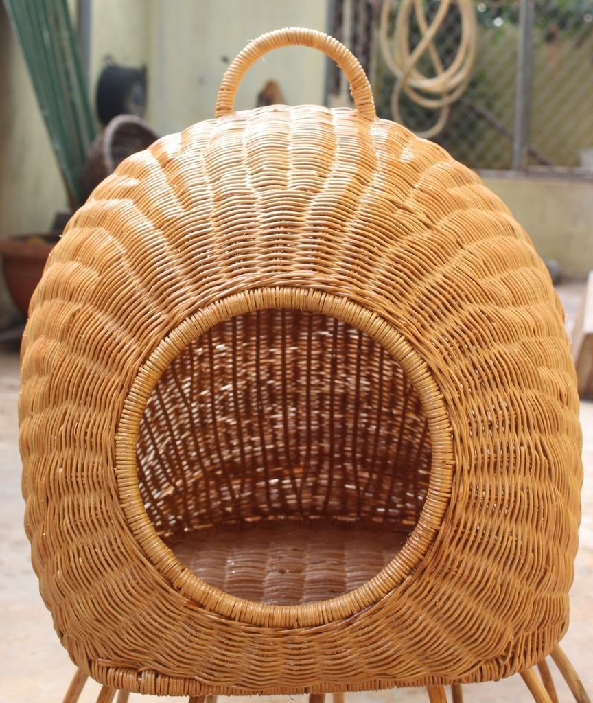 Fish-shaped Wicker pet bed basket; Rattan cat/dog nest; rattan pet house cage woven Wicker pet bed