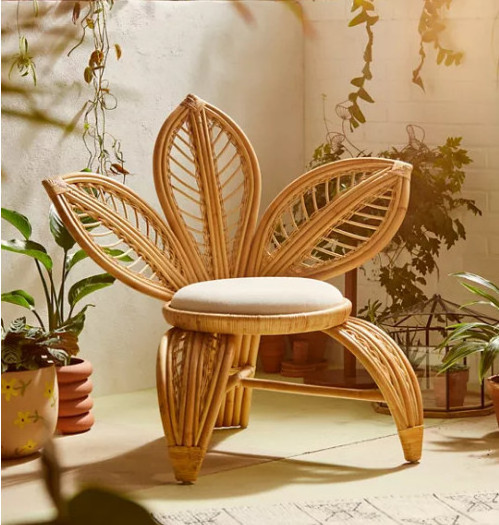 Designer Latest Style Modern Unique Rattan Flower Backrest Weaving Leisure Chair Flower Shaped Rattan Vintage Furniture Chair