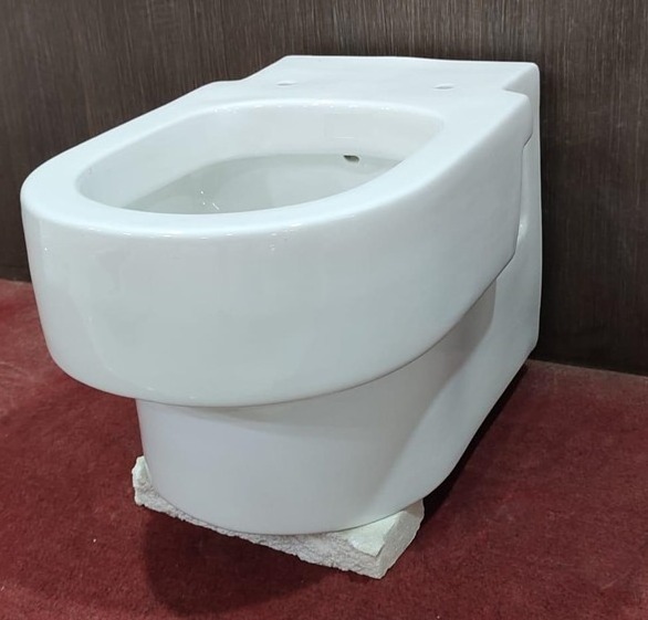 White glossy finish high quality wall hanging  wc set with seat cover & concealed tank rimless gravity flushing toilet seat