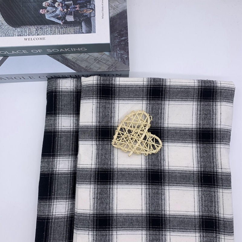 2023 Fashion Checked Fabric White And Black Plaid Brushed Flannel Twill Checked Yarn Dyed Fabric For Uniform/Shirt/Trousers