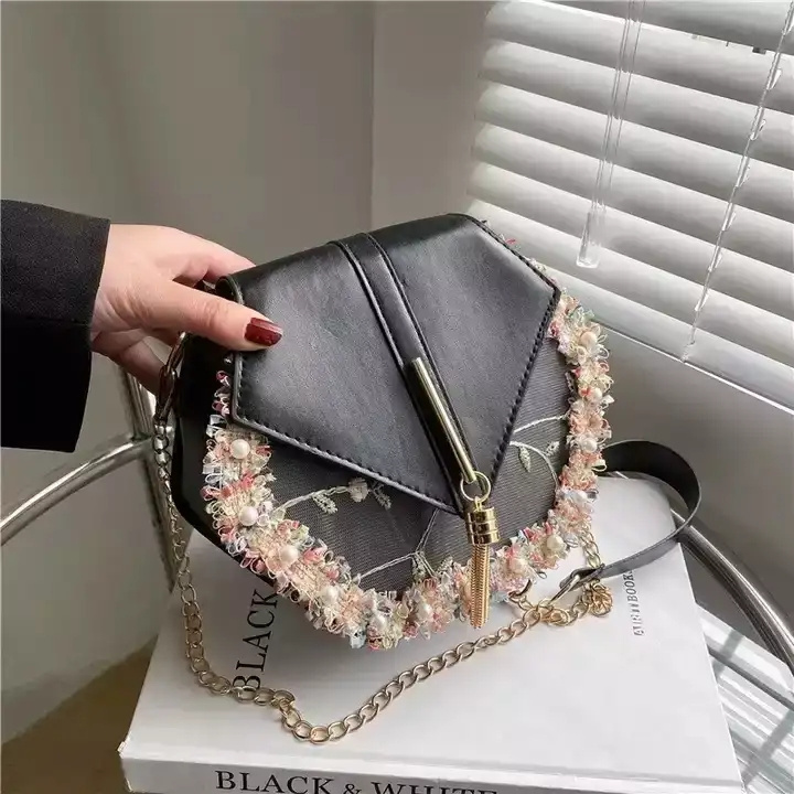 SY All match ladies small bag 2023 new trendy fashion chain acrylic chain shoulder messenger bag underarm lace small square bag