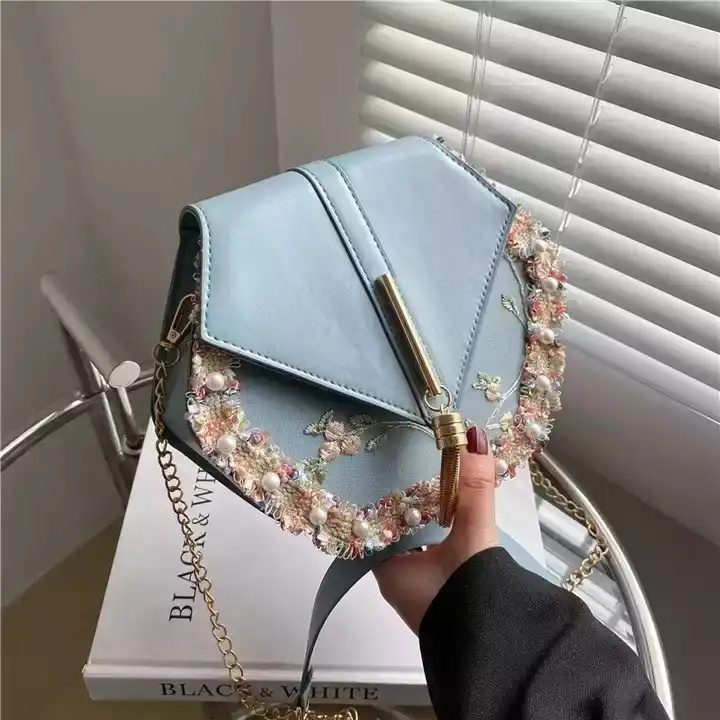 SY All match ladies small bag 2023 new trendy fashion chain acrylic chain shoulder messenger bag underarm lace small square bag