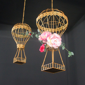 Wholesale Wedding Ceiling Props Hot Air Balloon Gold White Metal Christmas Wedding Ceiling Hanging Decorations