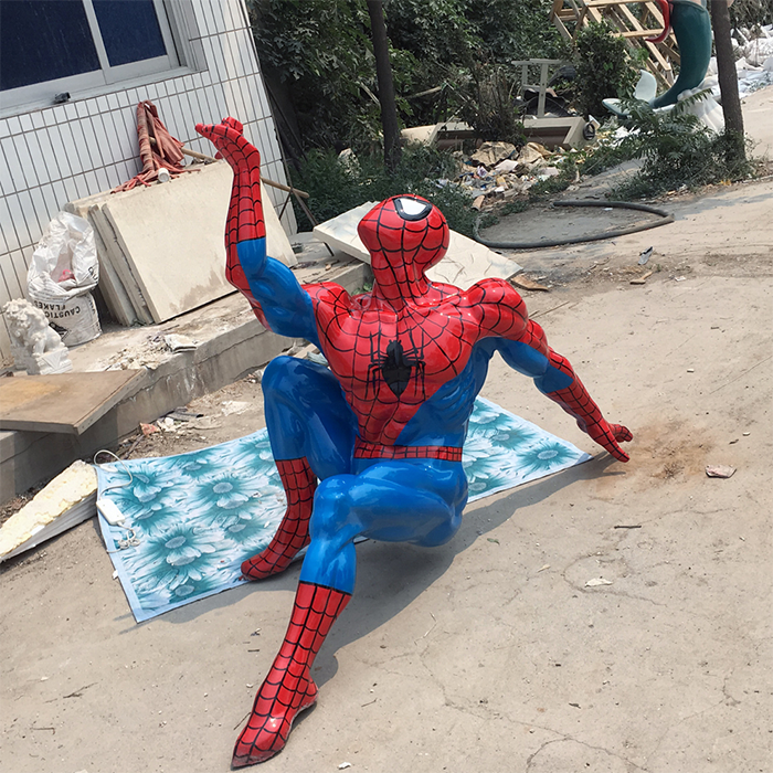 Life size resin cartoon movie character sculpture fiberglass spiderman statue Resin Spiderman statue For Garden Decor