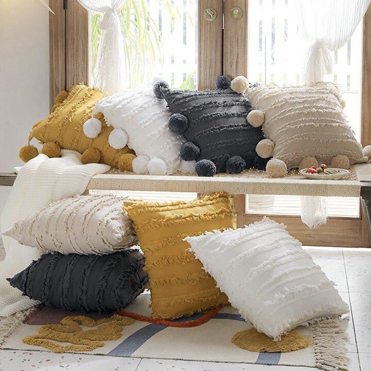 Customized wholesale bohemian neutral home decor cotton woven tufted pillowcase cushion cover with pompons