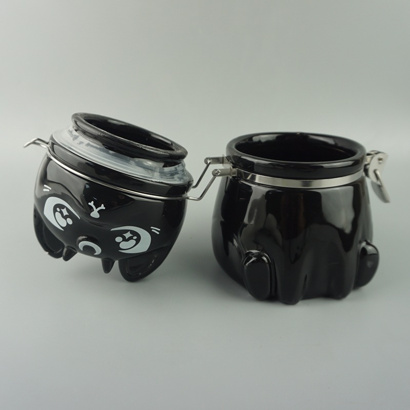 European Halloween  Sealed Jar Black Large Cookie jar Cartoon Animals Storage 3D Embossed Ceramic Jar