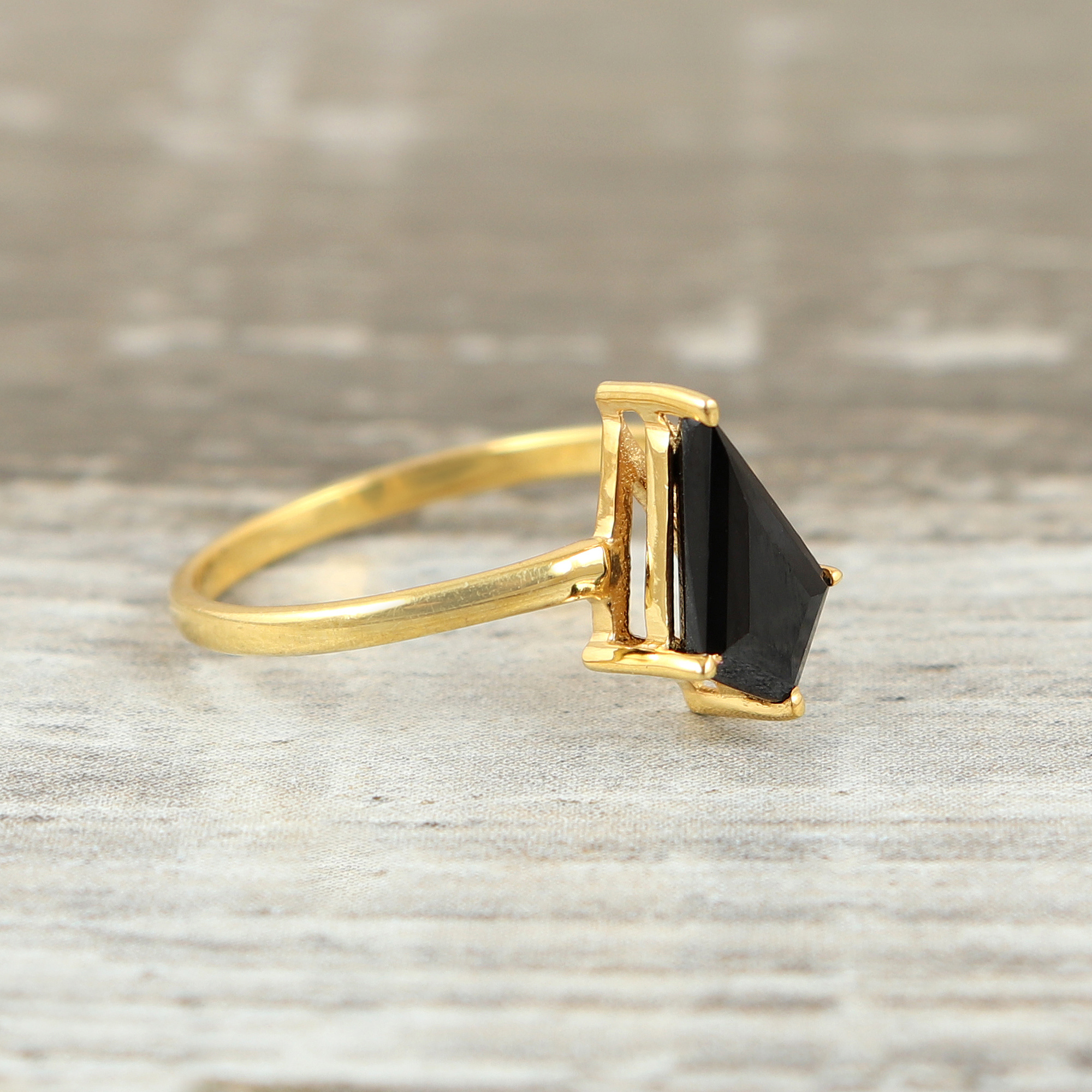 Latest Natural Black Onyx Gemstone Designer Women Fine Jewelry 925 Sterling Silver 18K Gold Plated Stackable Kite Shape Ring