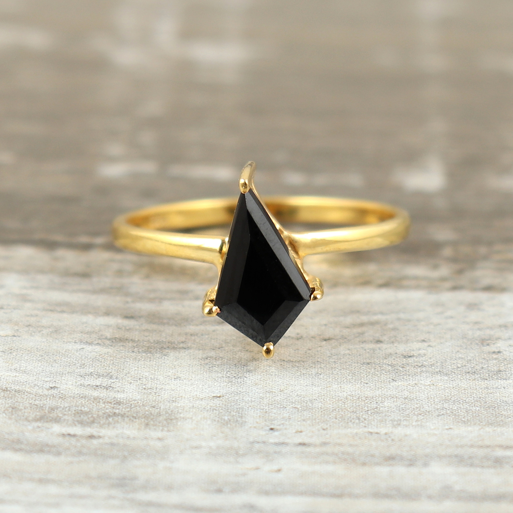 Latest Natural Black Onyx Gemstone Designer Women Fine Jewelry 925 Sterling Silver 18K Gold Plated Stackable Kite Shape Ring