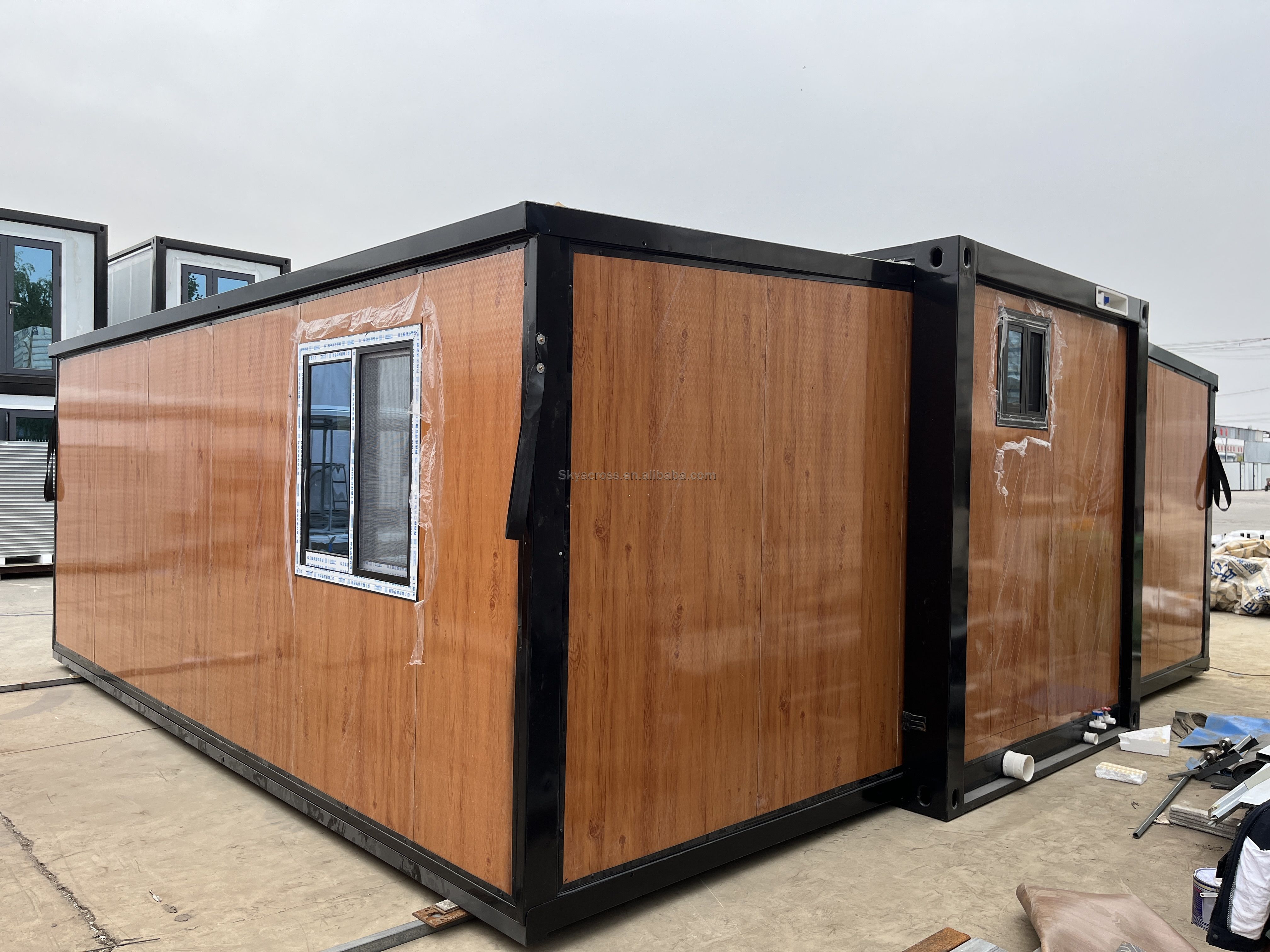 Chinese Prefabricated House Villas Prefab Houses Modern Luxury Container House 20 Ft Expandable 40ft Gym Container