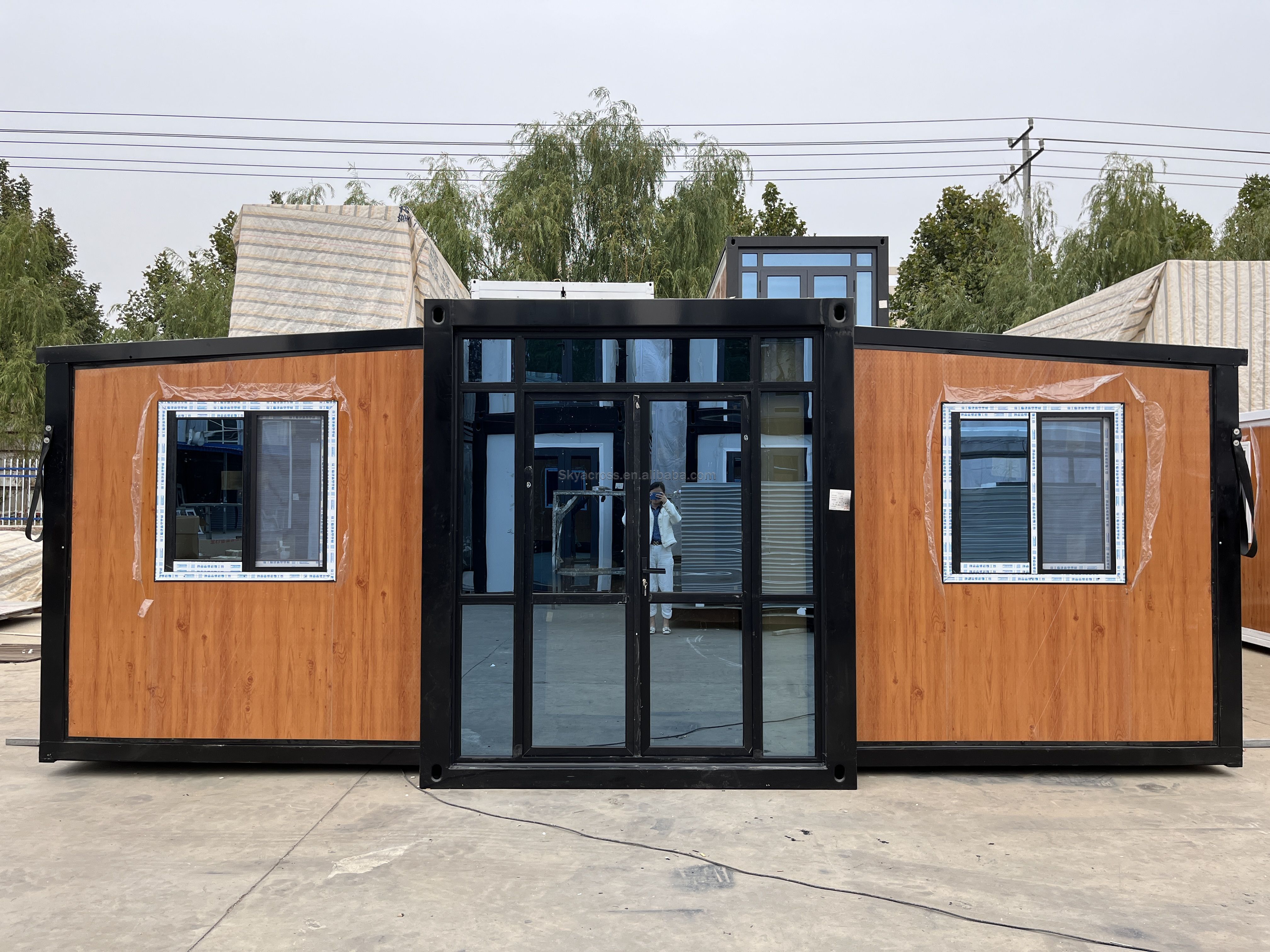 Chinese Prefabricated House Villas Prefab Houses Modern Luxury Container House 20 Ft Expandable 40ft Gym Container