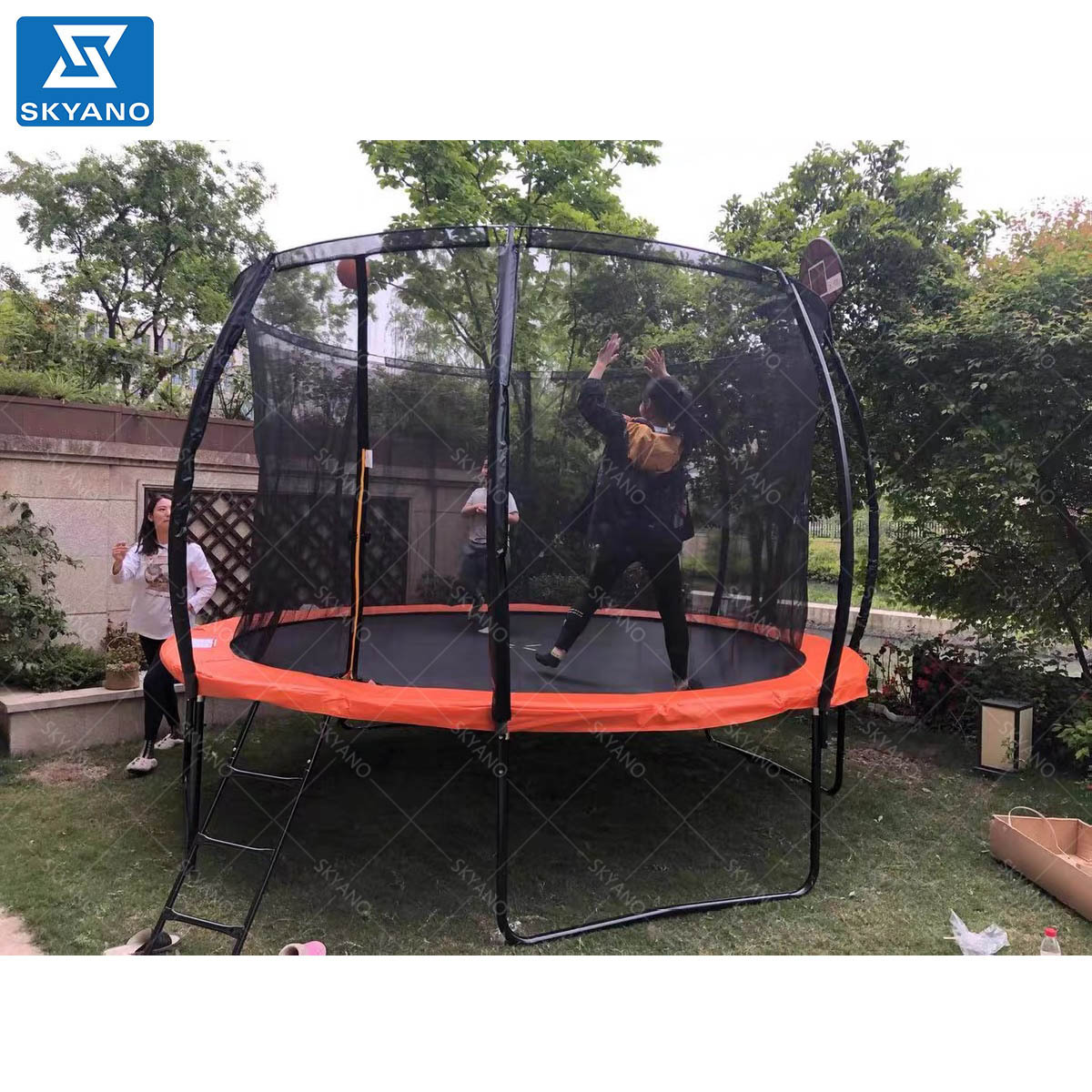 Fitness trampoline with guard net for children