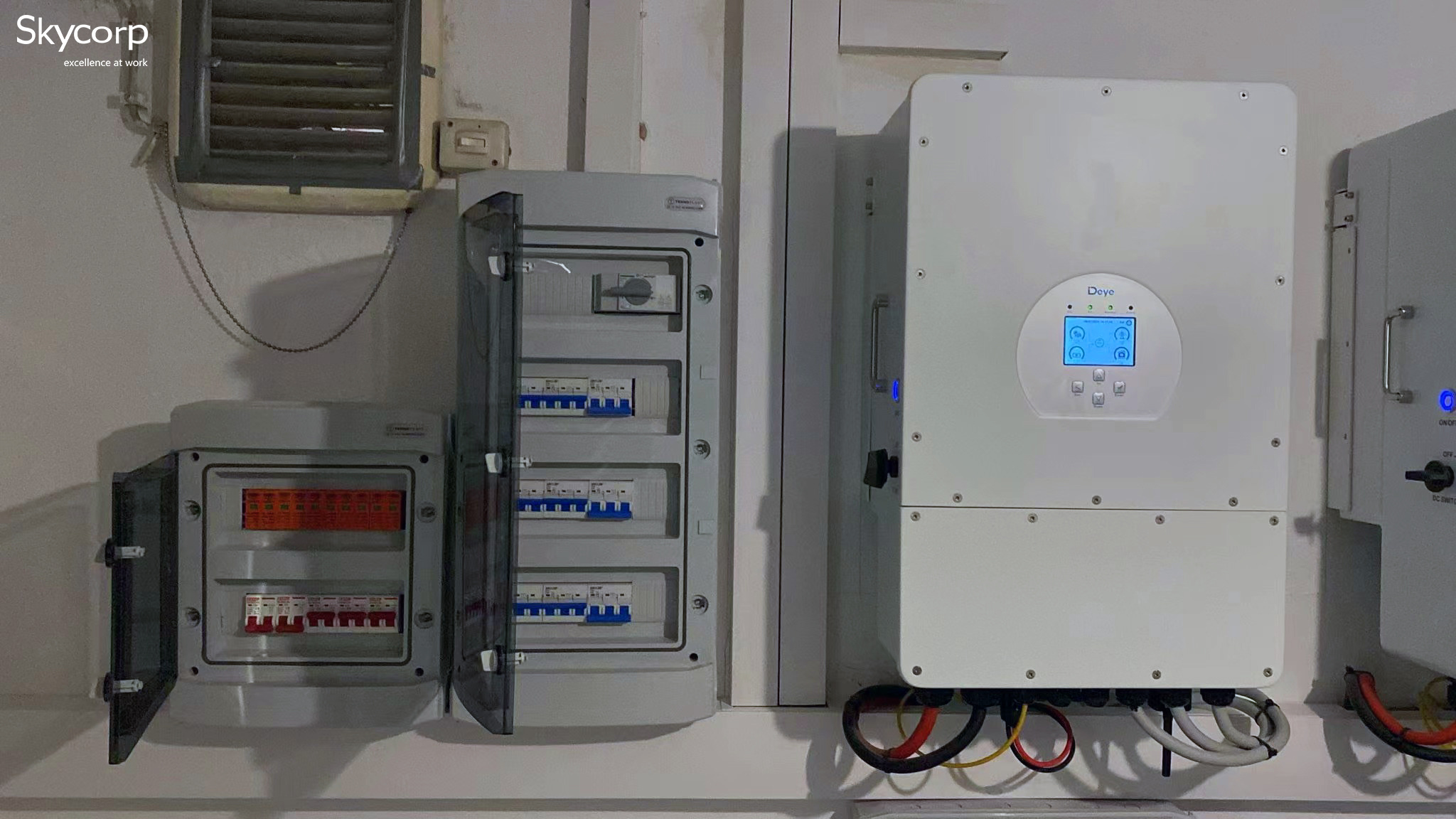 Reliable 48Vdc Solar Hybrid Inverter 8kW 3 Phase Inverter for Energy Efficiency