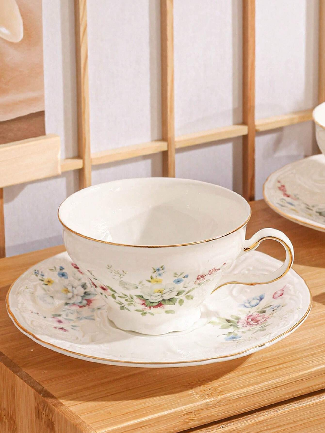 3.5 inches 5 inches New European Style Bone China Flora Coffee Cup Set With Ceramic Simple Cup & Saucer with Golden Rim