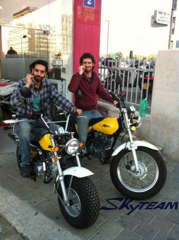 SKYTEAM V-Raptor 125cc&250cc 4 stroke street motorcycle (EEC Euro III EURO3 Approval 120/80-18