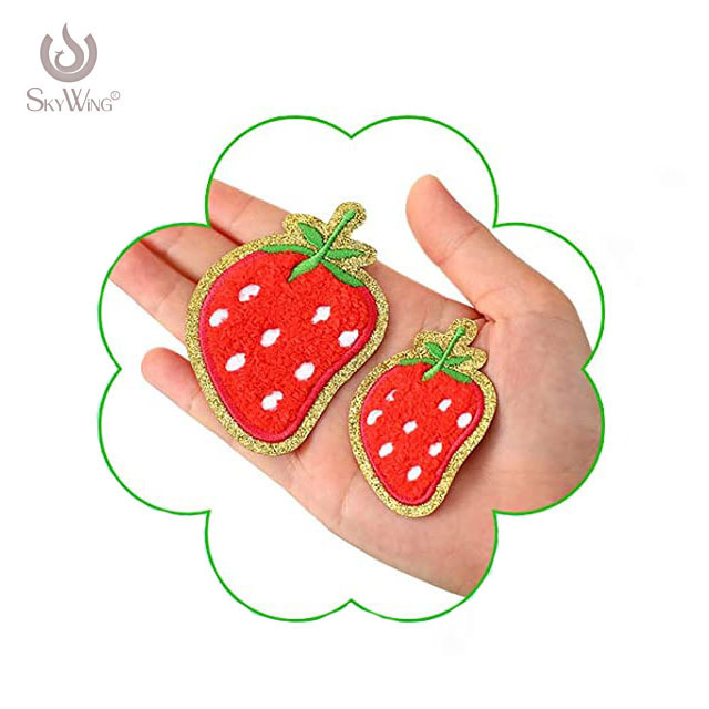 China Manufactory High Quality Custom Strawberry Patch Gold Chenille Iron On Patches Embroidery