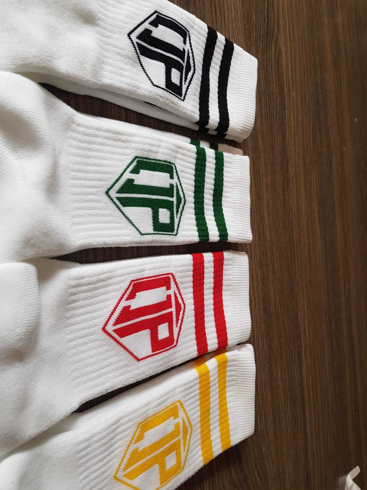 Custom Made Men Women Unisex Custom Logo Design Sports Casual Socks Grip Sock For Custom Sizes OEM Wholesale Premium Quality