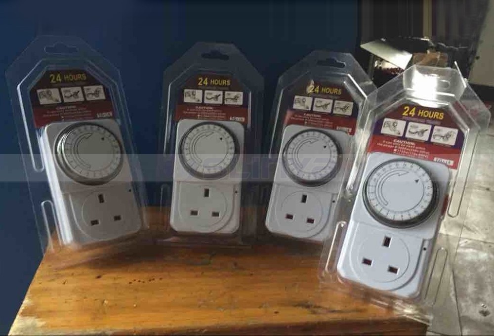 Energy Saving 24 Hour Mechanical Electrical Plug Program Timer Power Switch