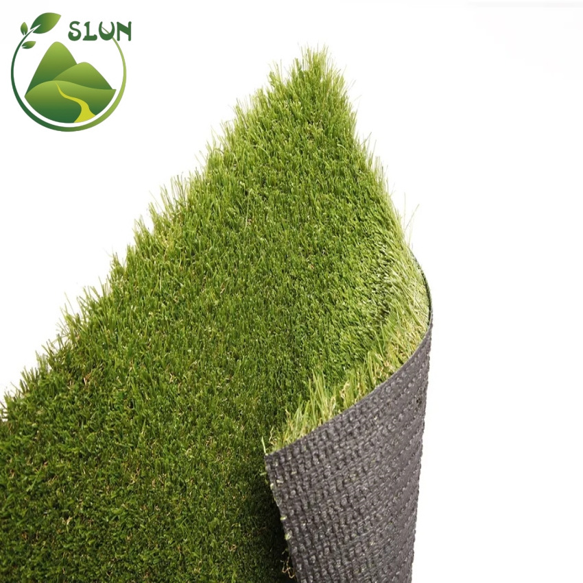 Hot Sale Artificial Vertical Green Grass Wall Green Plant Wall Artificial Grass for The Garden on The Flat Roof of a Building