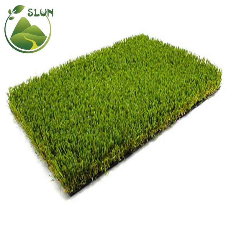 Hot Sale Artificial Vertical Green Grass Wall Green Plant Wall Artificial Grass for The Garden on The Flat Roof of a Building