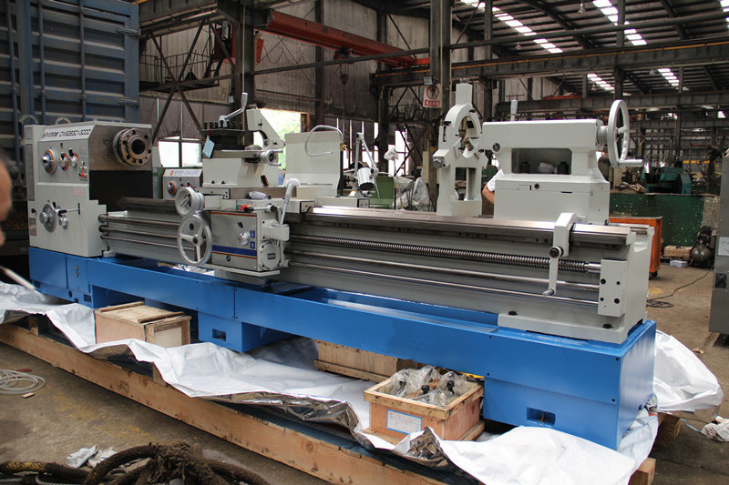 High rigidity China engine lathe used for metal cutting gap-bed lathe machine