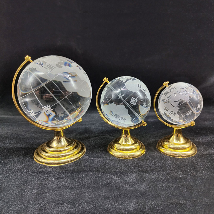 Wholesale cheap small crystal etched earth world custom glass crystal globe For Wedding Party Favors