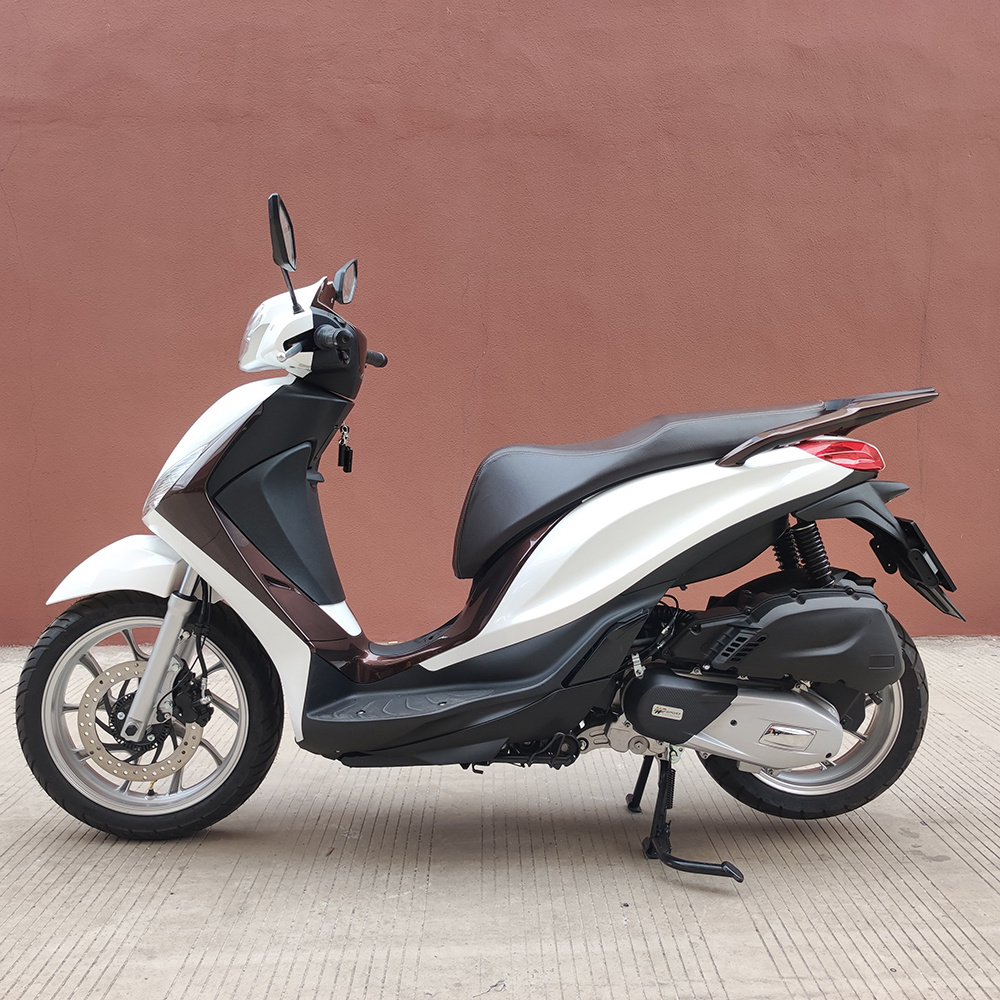 New design 150cc 250cc 180cc Gasoline Scooters powerful engine front with 13inch tyre max speed 90KM/H from Chian factory