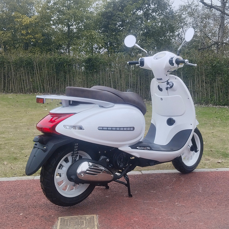 Wholesale LG150cc Gas Scooters from China Factory Max Speed 85km/h Air Cooled Engine with EFI System