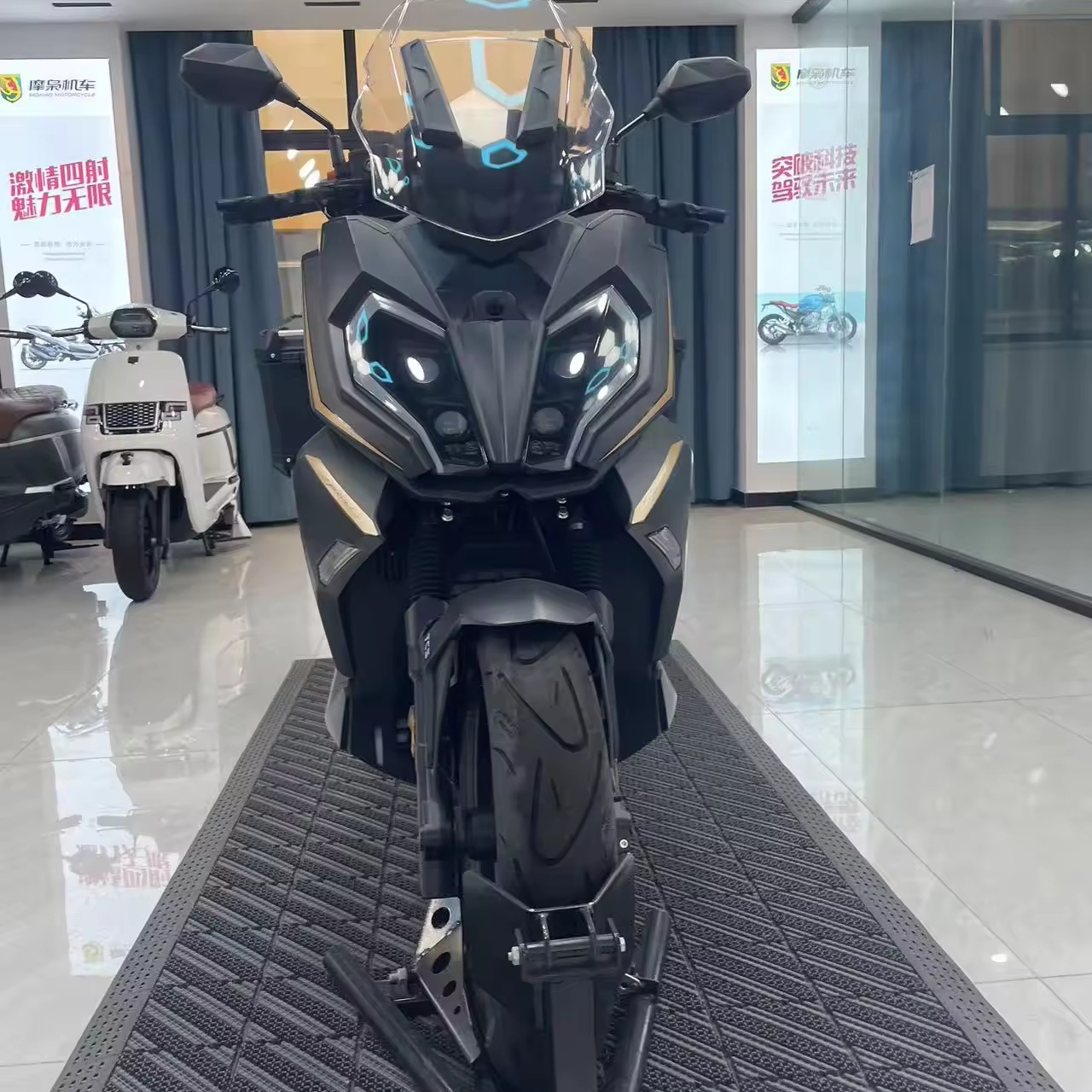 JIHU High Quality 150cc 250cc Gasoline Scooter Customizable Street/Off-Road Sports Car Water-Cooled Engine Racing Drum Air