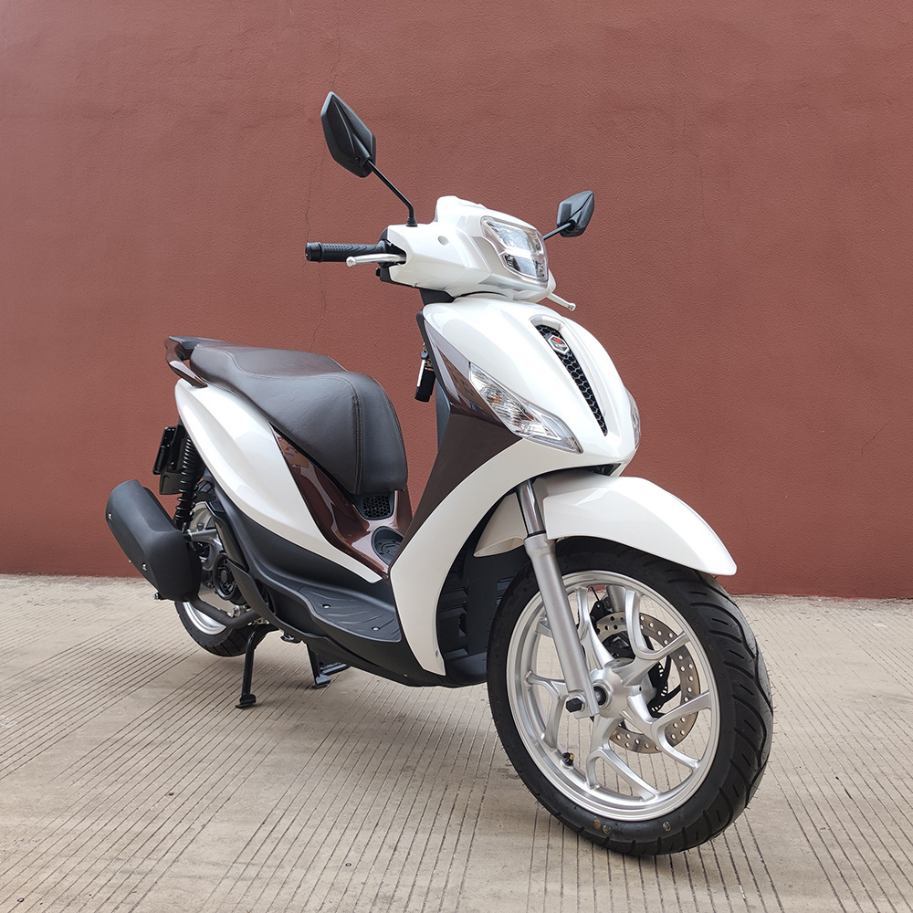 New design 150cc 250cc 180cc Gasoline Scooters powerful engine front with 13inch tyre max speed 90KM/H from Chian factory