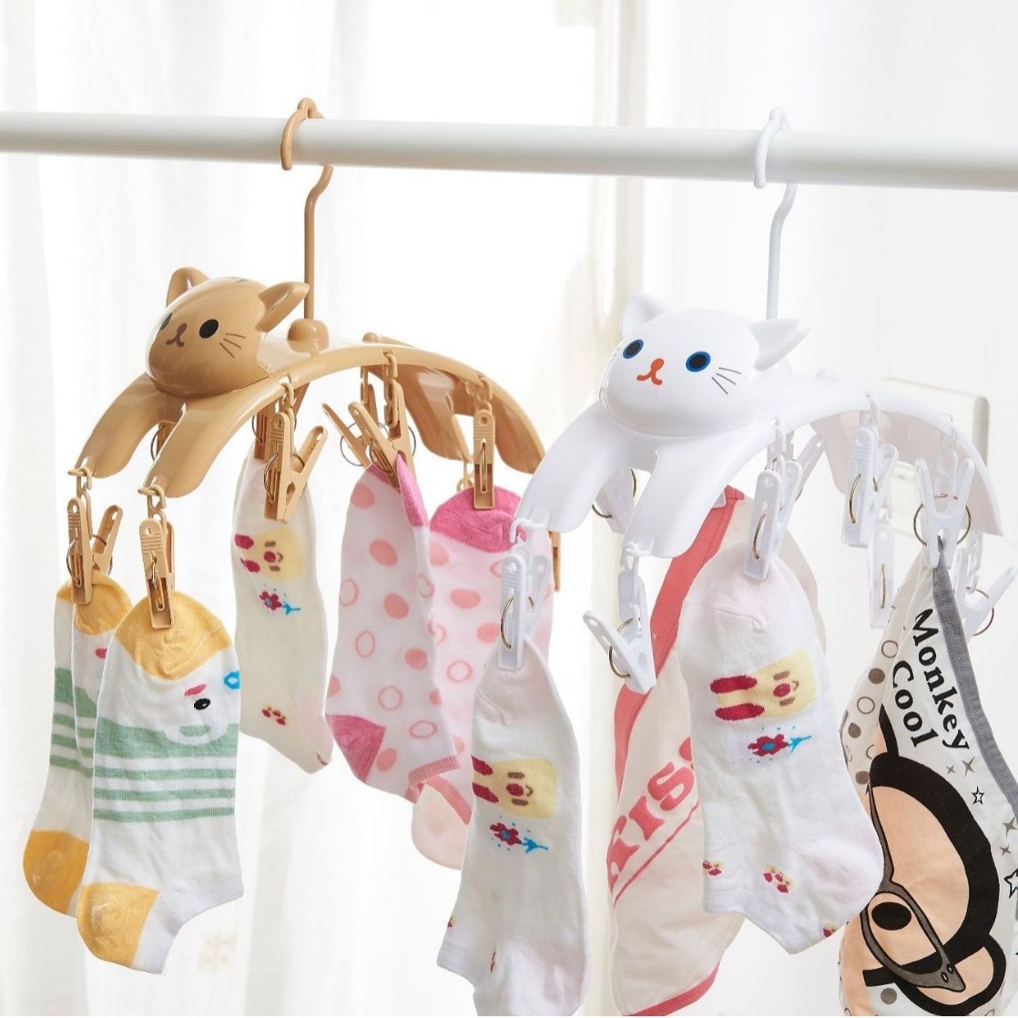 Cute cartoon cat Circular plastic clothes hangers for outdoor Non rusting Multi functional storage for drying socks pants rack