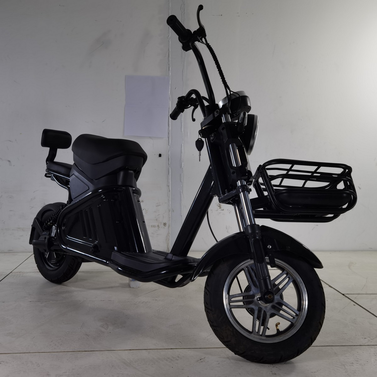 Solar Electric Bike Three Wheels Electric Tricycle Enclosed Electric Tricycle With Cabin For Sale