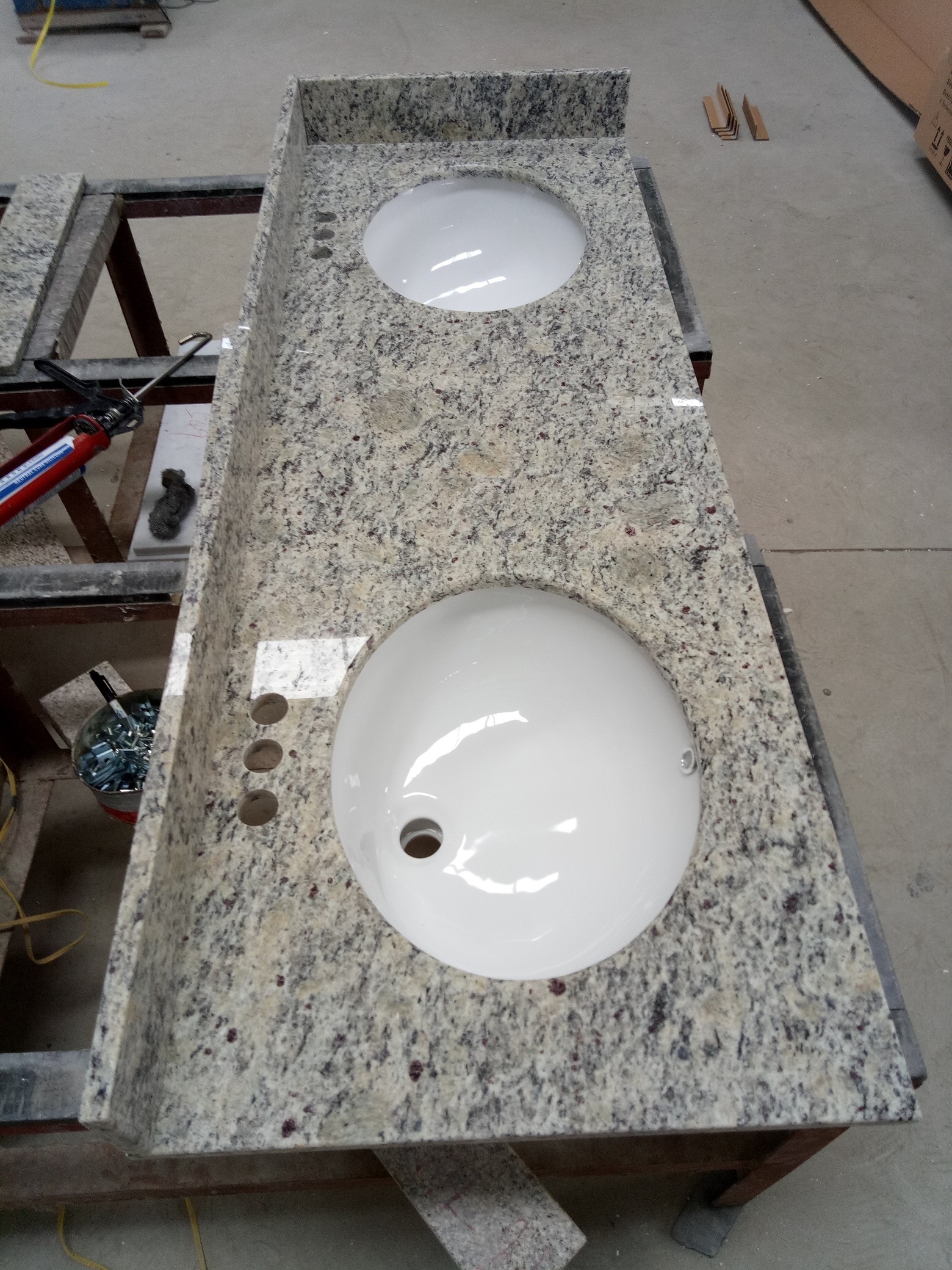 Santa cecilia granite 22