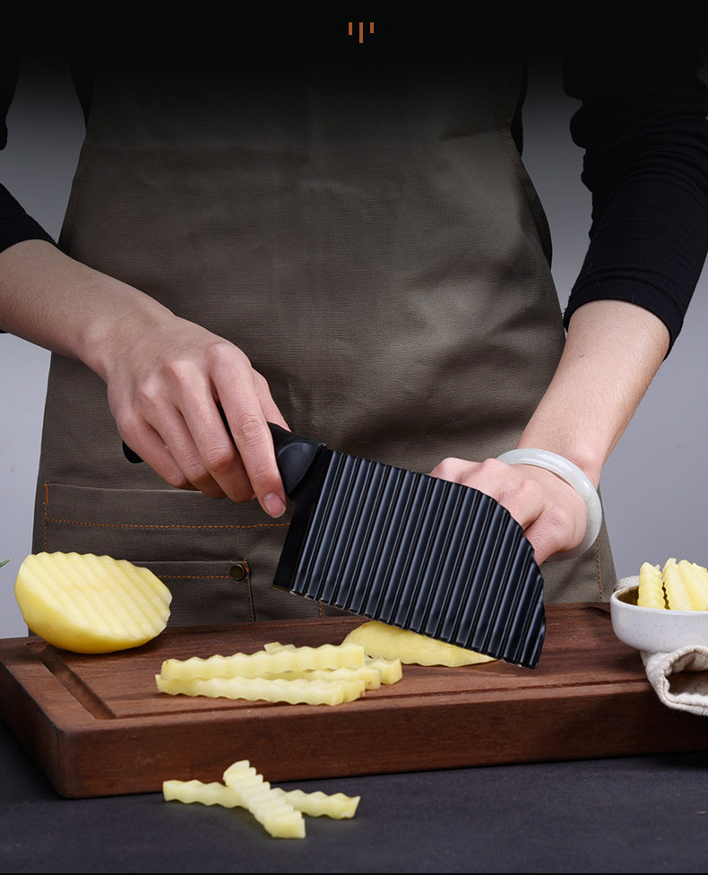 Crinkle Potato Cutter Stainless Steel Waves French Fries Slicer Handheld Chipper Chopper Vegetable Salad Chopping Knife